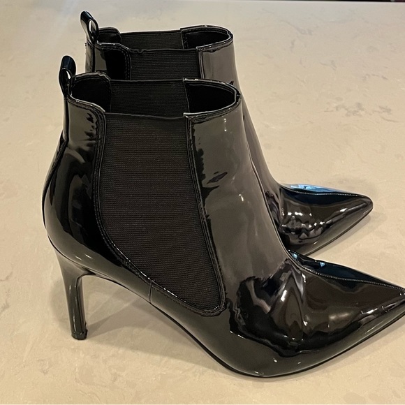 Nine West Black Patent leather bootees 🖤 - Picture 3 of 6